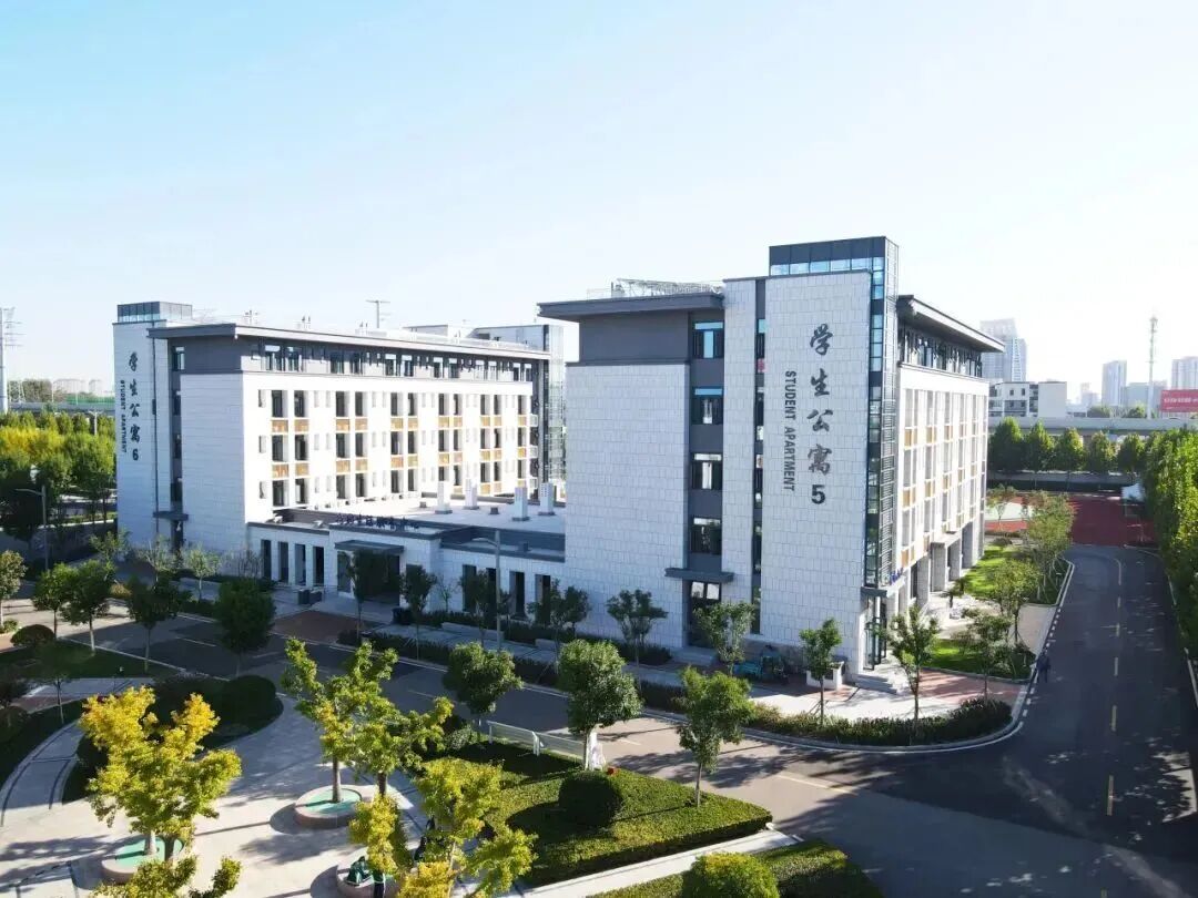 学校简介(图6) 学校简介(图6)