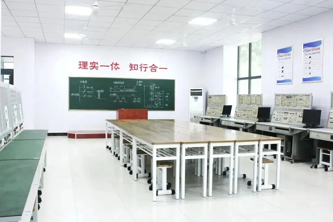 学校简介(图5) 学校简介(图5)