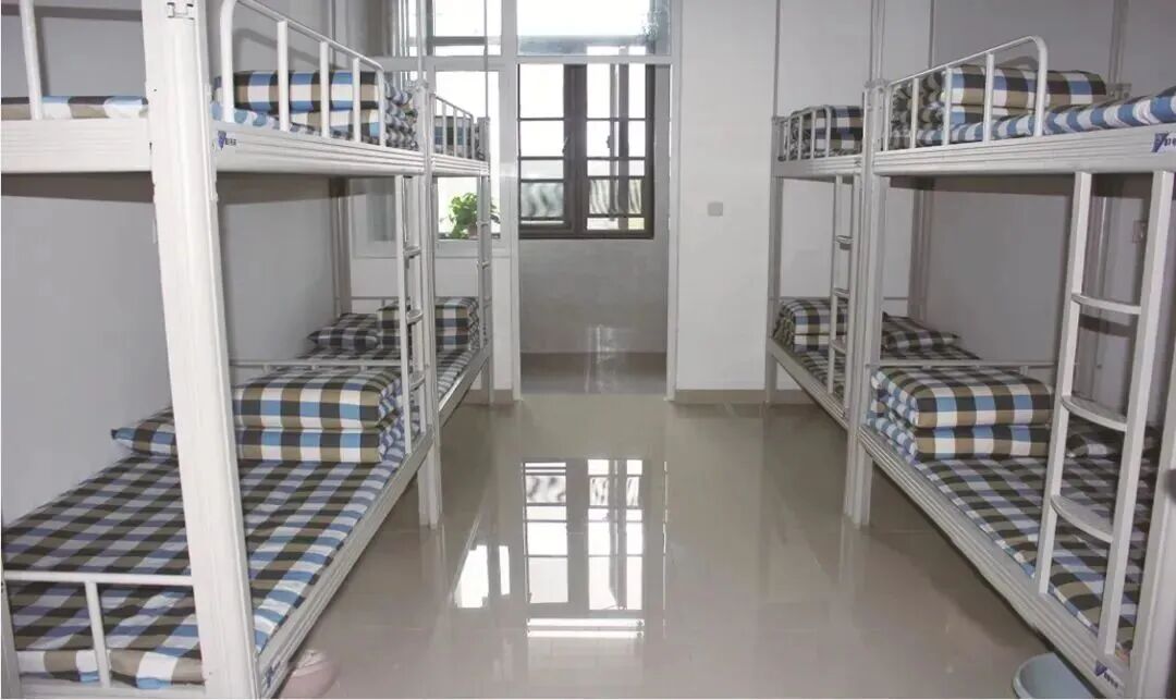 学校简介(图7) 学校简介(图7)